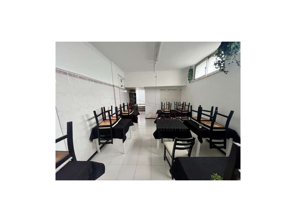 Loja na Amadora - Grande imagem: 2/7