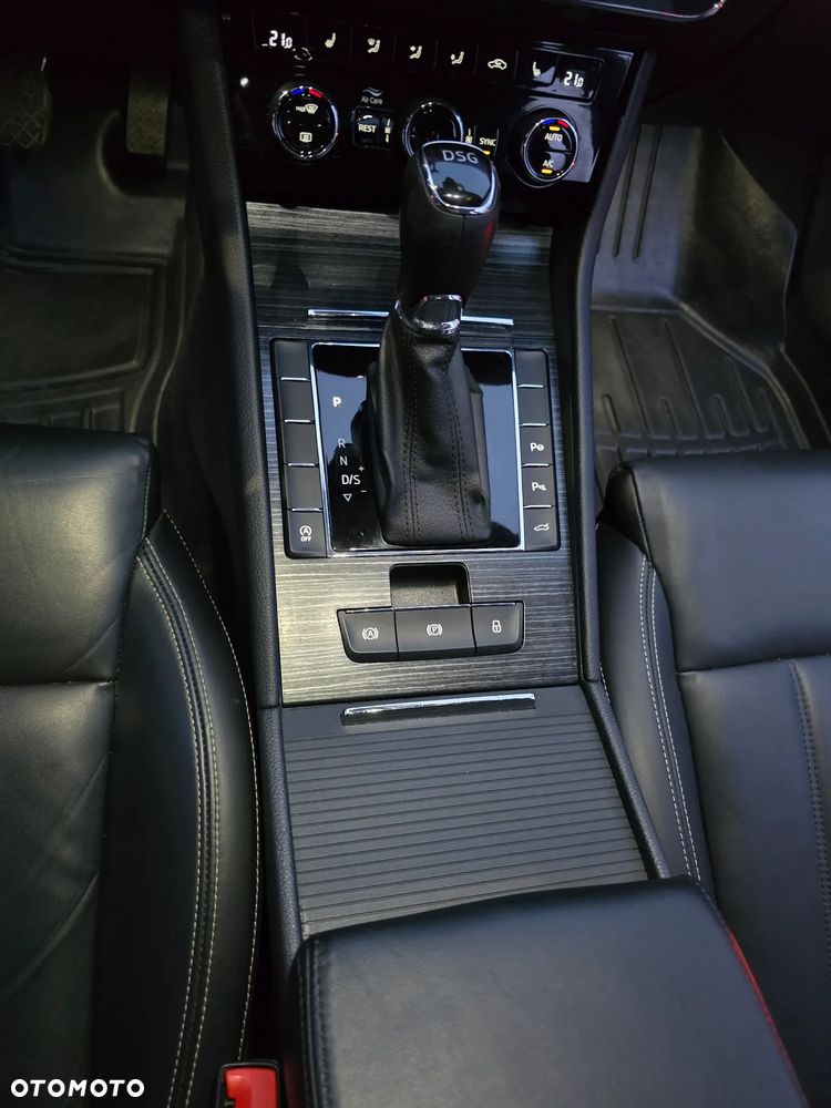 Skoda Superb 2.0 TDI DSG Premium Edition - 15