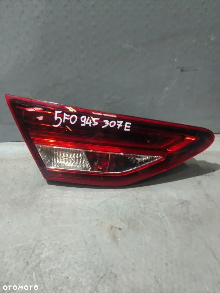 Lampa tylna lewa Leon III 5F0945307B - 1