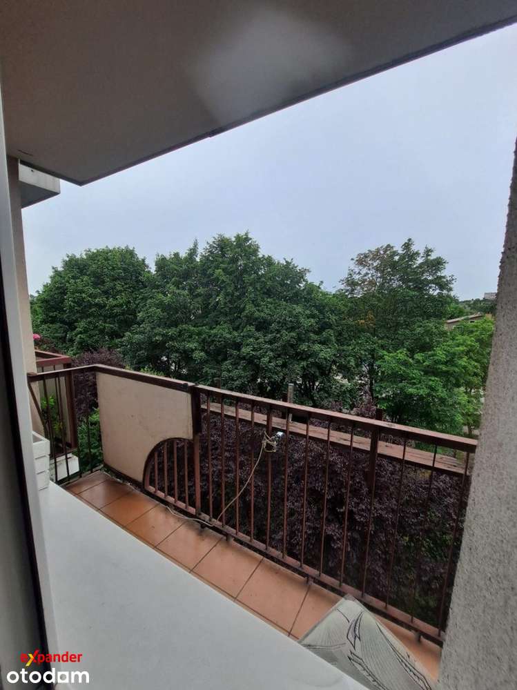 Na sprzedaż przestronne 2-pokojowe mieszkanie z dużym balkonem – 47 m²
