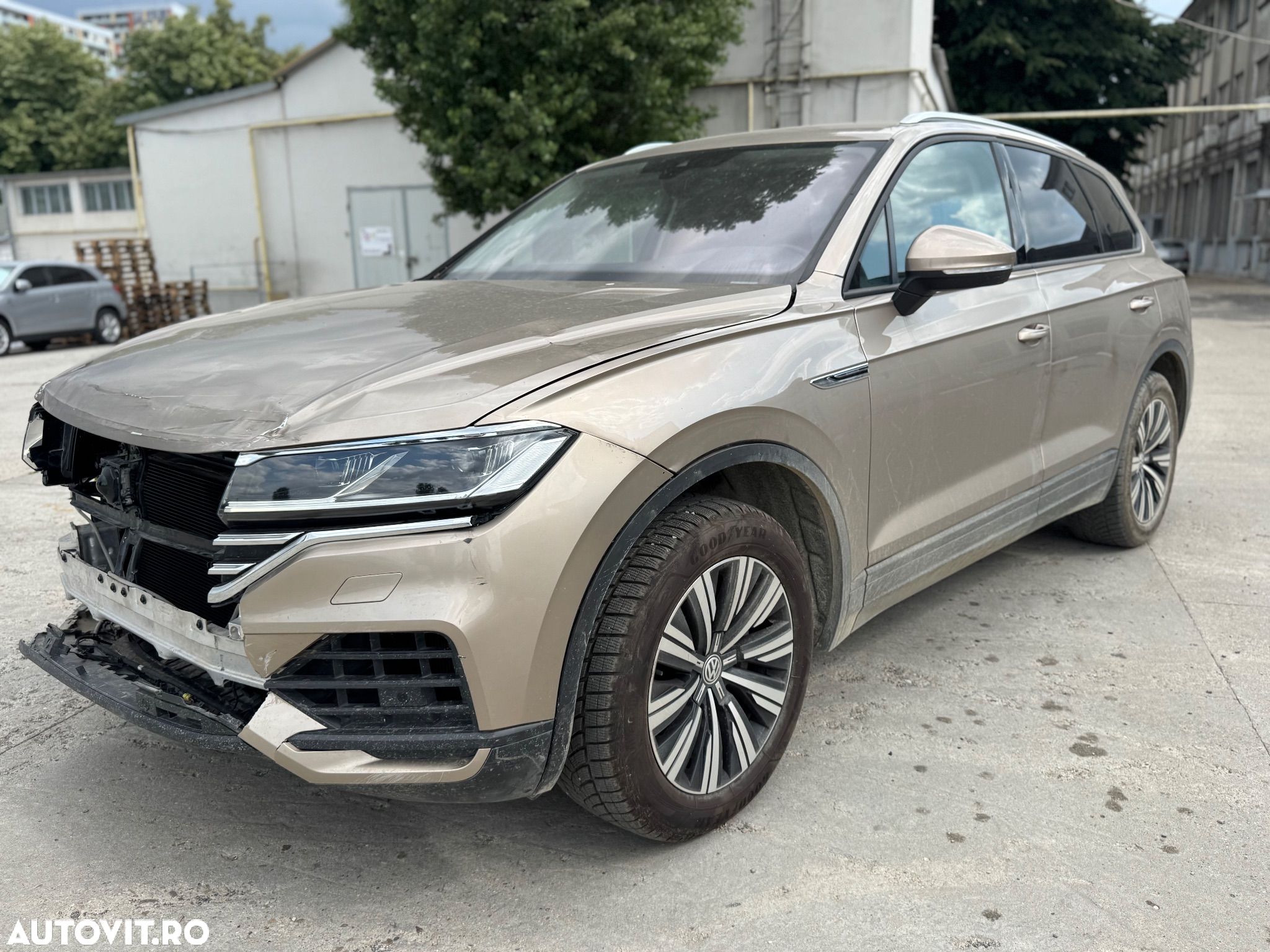 Volkswagen Touareg V6 TDI Style - 1