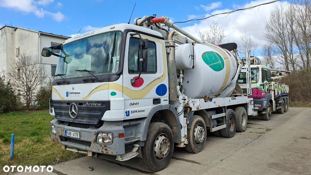 Versalift Actros 3241 B 8X4 + Schwing Fbp 24-125 - 1