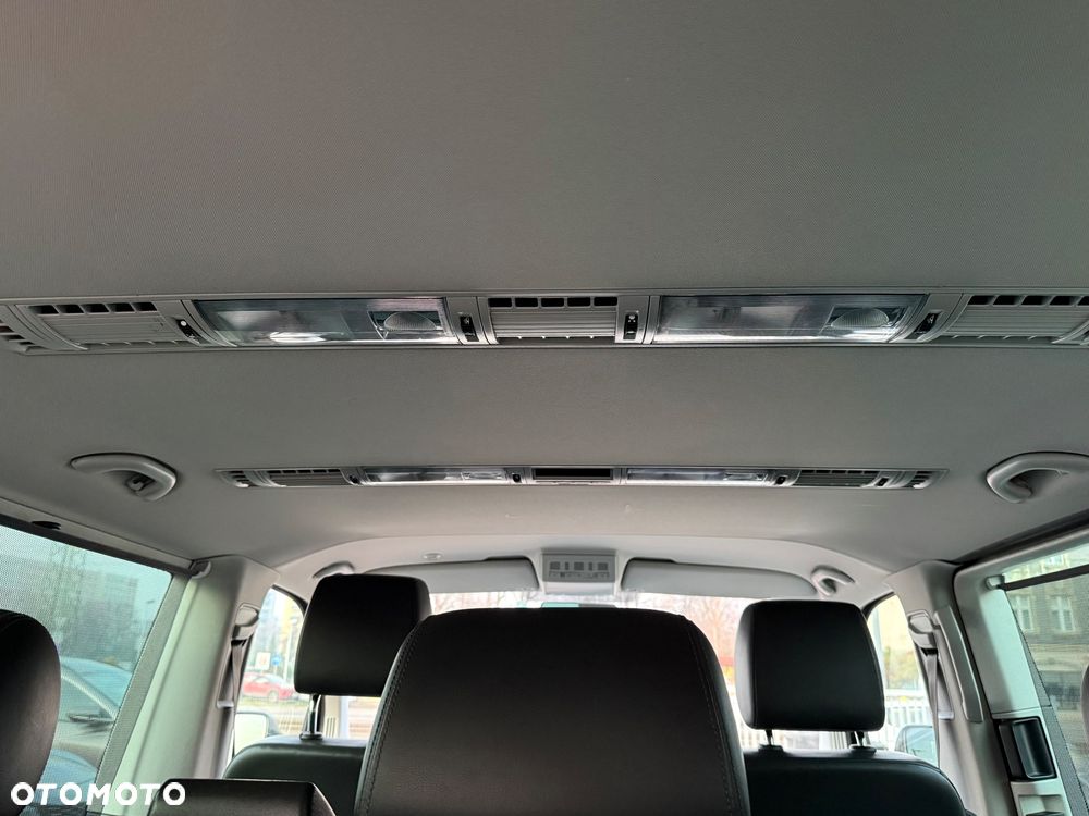 Volkswagen Caravelle - 31