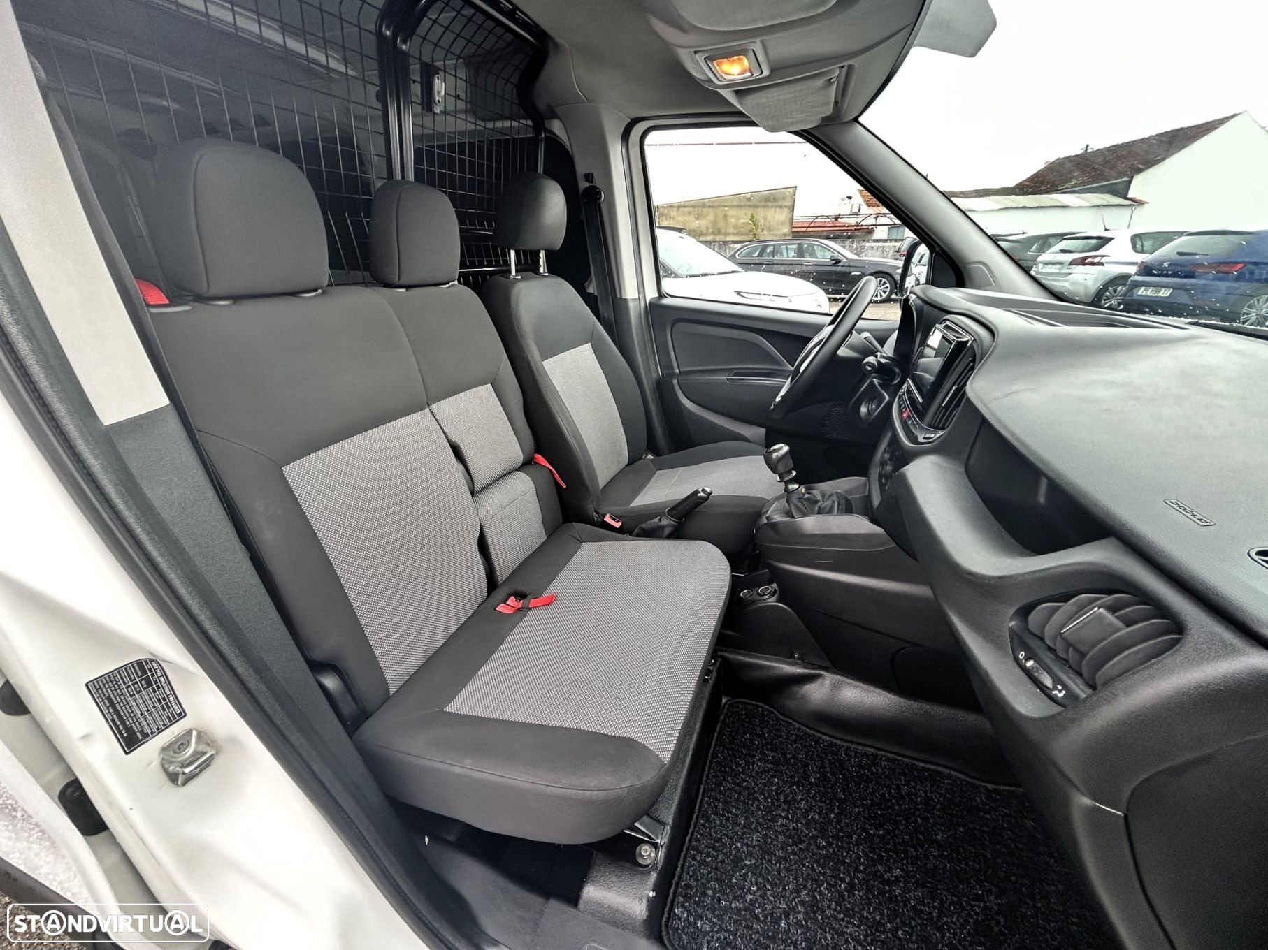 Fiat Doblo 1.6 MJ Maxi Light 3L - 21