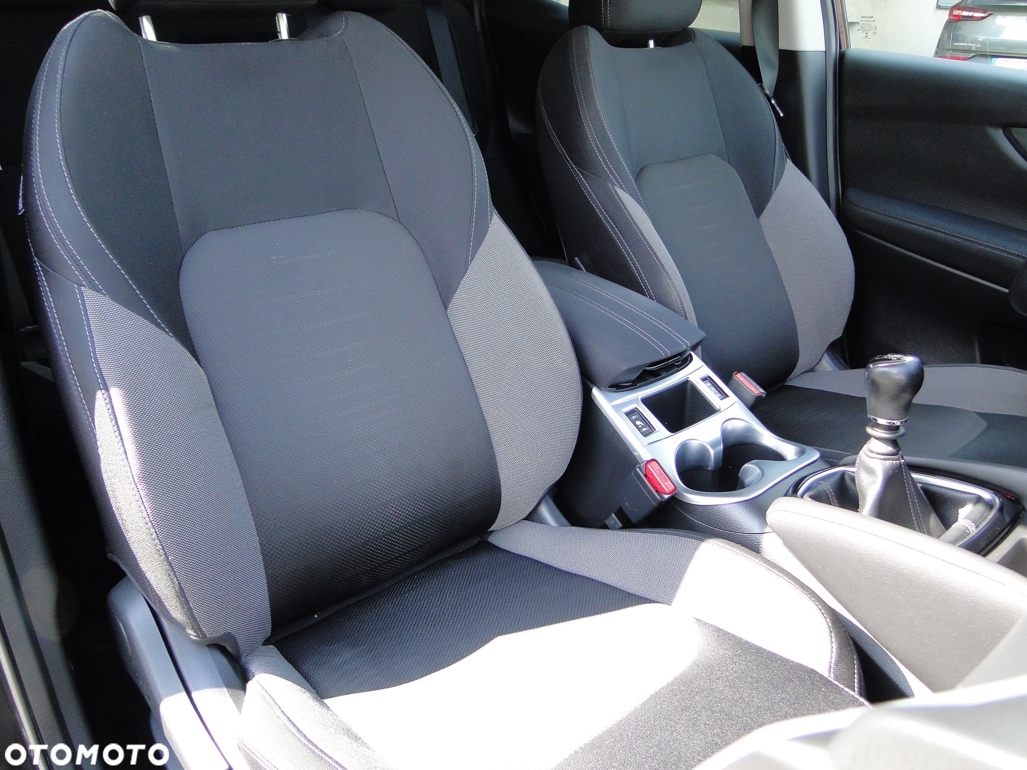 Nissan Qashqai 1.6 DIG-T N-Vision - 19