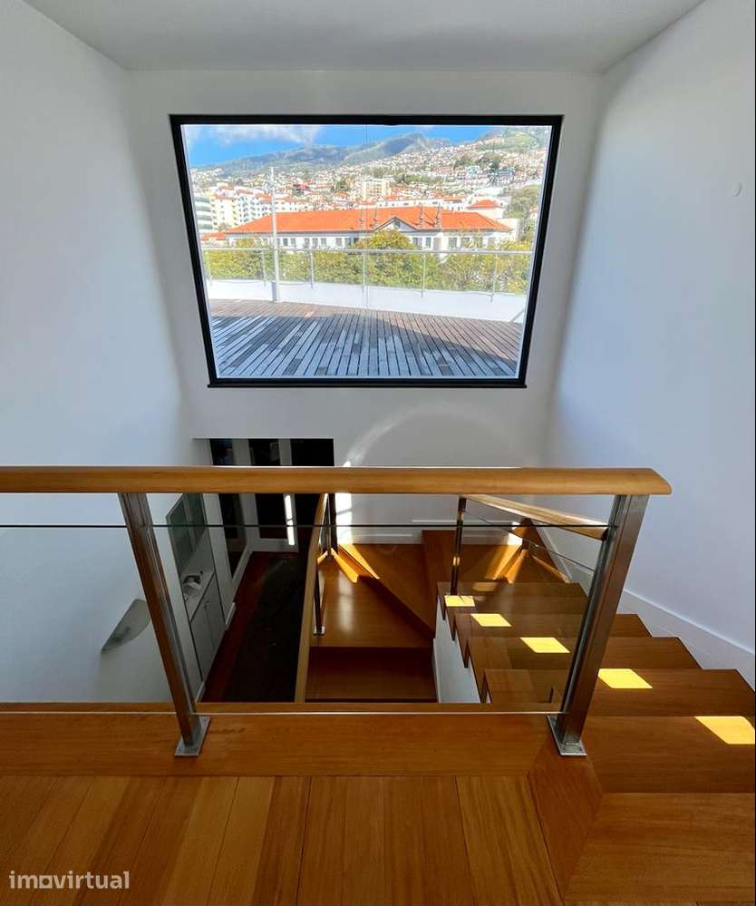 T3 Duplex com terraço, garagem e elevador no Funchal - Grande imagem: 4/15