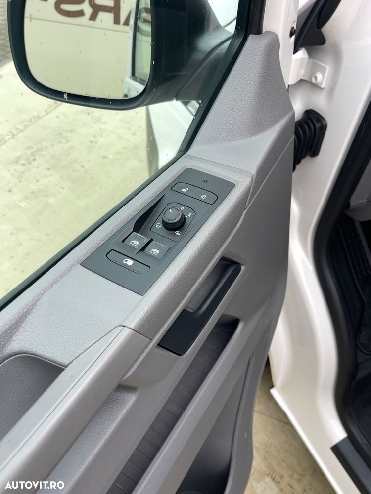 Volkswagen Transporter 2.0TDI  LUNG  2CULISANTE  USI SPATE - 29