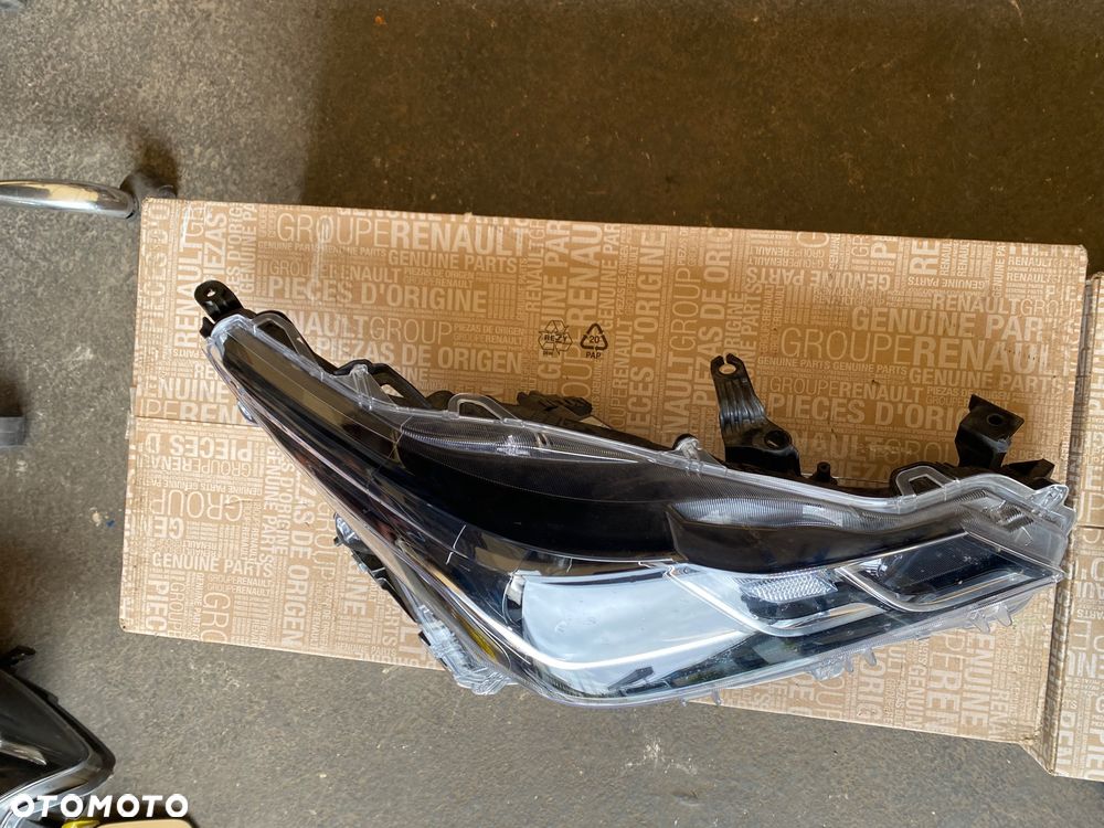 TOYOTA COROLLA E21 E 21 SEDAN KOMPLET LAMP PRZEDNICH LAMPY REFLEKTORY PRZEDNIE LAMPA PRZEDNIA LEWA PRAWA REFLEKTOR PRZEDNI LEWY PRAWY PRZÓD EUROPA  8110-02T31-00  81110-02T31  81150-02T31  81150-02T31-00  E210 E 210 - 4
