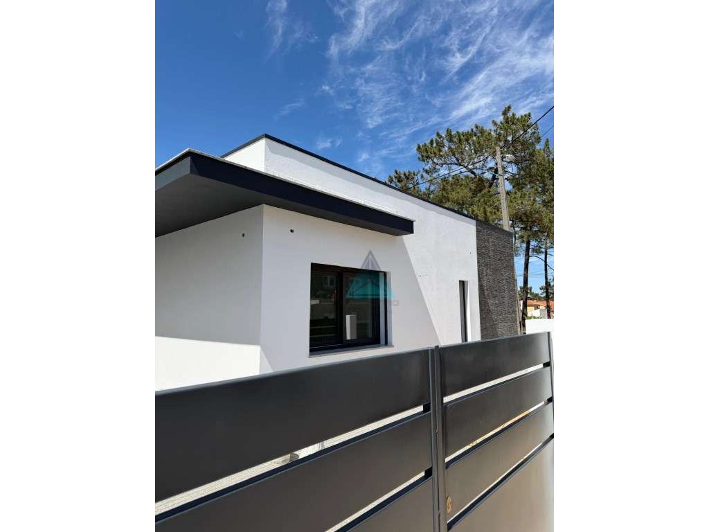 Moradia Térrea Isolada T3+1 com Piscina e Zona de Arrumos - Grande imagem: 3/8