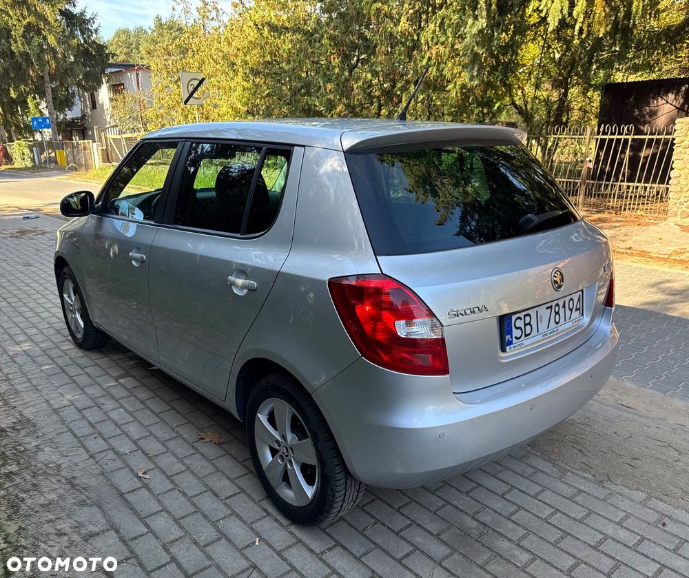 Skoda Fabia 2014 photo 3