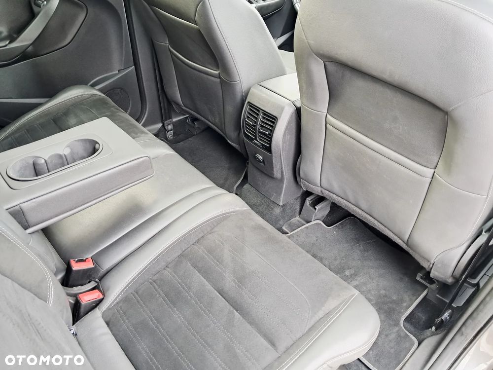 Ford Kuga 2.0 TDCi 4x4 ST-Line - 5