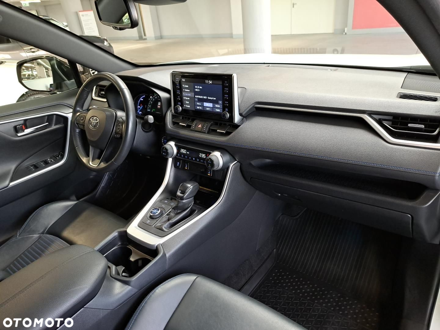 Toyota RAV4 - 16
