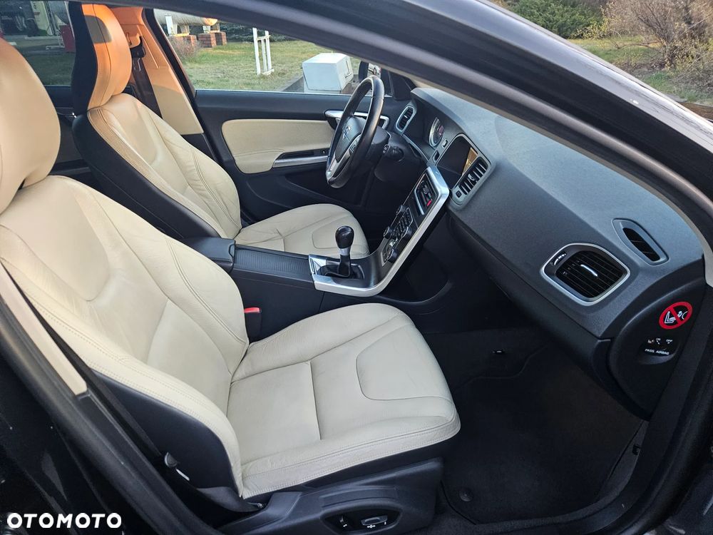 Volvo V60 DRIVe Summum - 29