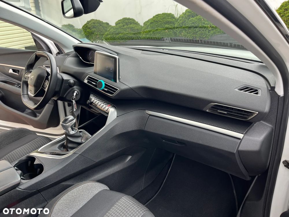 Peugeot 3008 1.2 PureTech Active S&S - 28