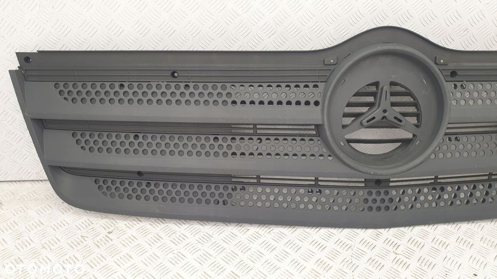 mercedes atego w967 3 2013- grill atrapa - 2
