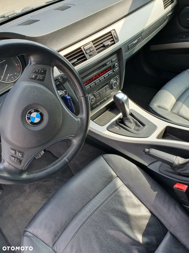 BMW Seria 3 320d xDrive Coupe - 8