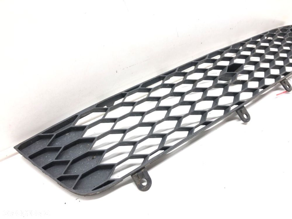 KRATKA ZDERZAKA ŚRODKOWA - 260.00 PLN - OPEL ASTRA G coupe (T98) 2000 - 2005 1.8 16V (F07) 92 kW - 2