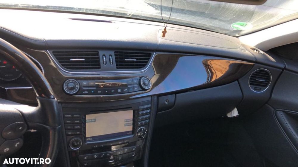 Piese mercedes CLS w219 500 motor  V8 Benzina 306 cp  2005 far bixenon adaptiv faruri aripa fata oglinda usa luneta geam kit airbag airbaguri volan interior pompa Frână abs  SBC radiator trager tragar calandru dezmembrari dezmembrez perne amortizor compresor aer airmatic w211 - 6