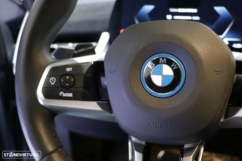 BMW iX2 eDrive20 Pack Desportivo M Pro - 15