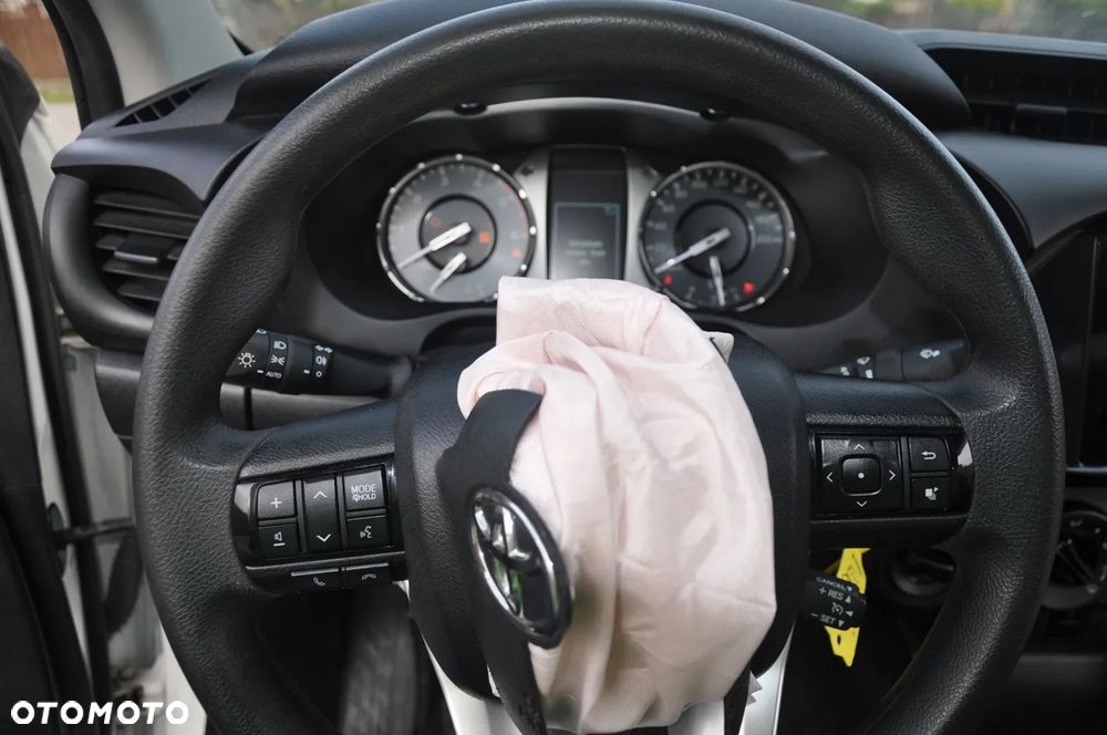 Toyota Hilux 2.4 D-4D Extra Cab DLX 4x4 - 19