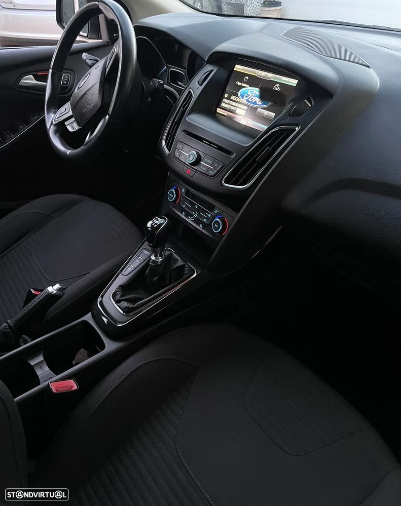 Ford Focus 1.0 SCTi Titanium - 5