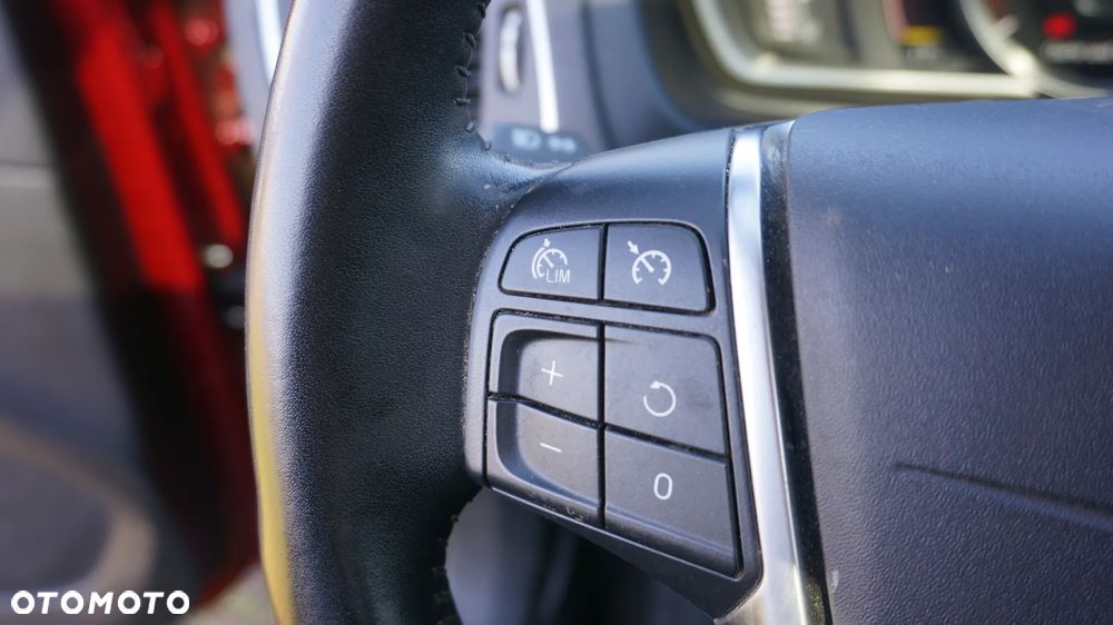 Volvo V40 Cross Country D3 Drive-E Momentum - 24