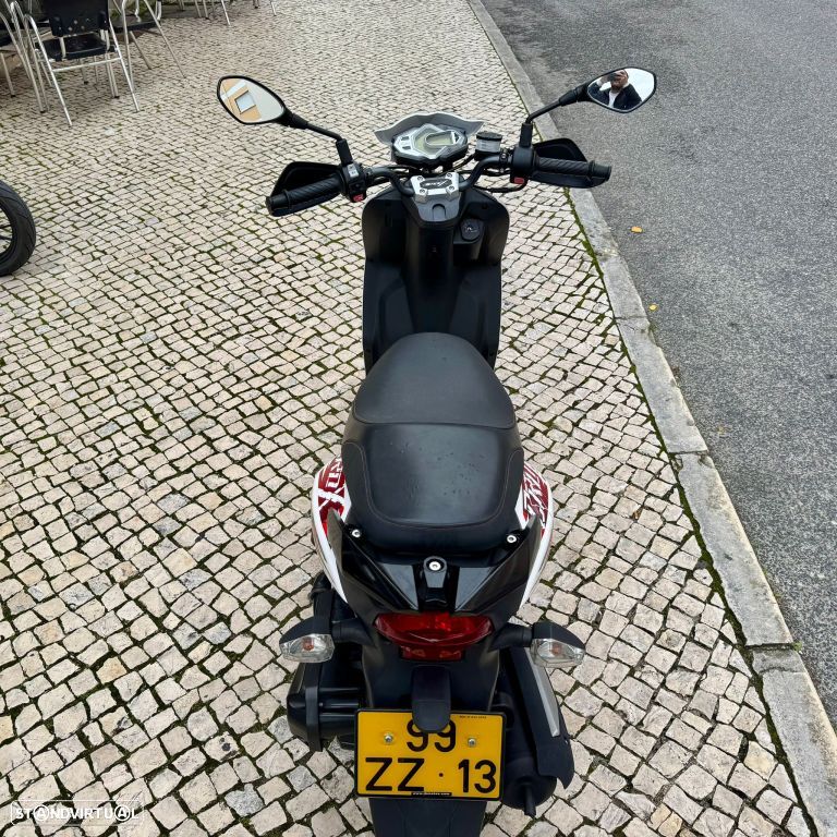 Sym FIDDLE CROX 50 - 19