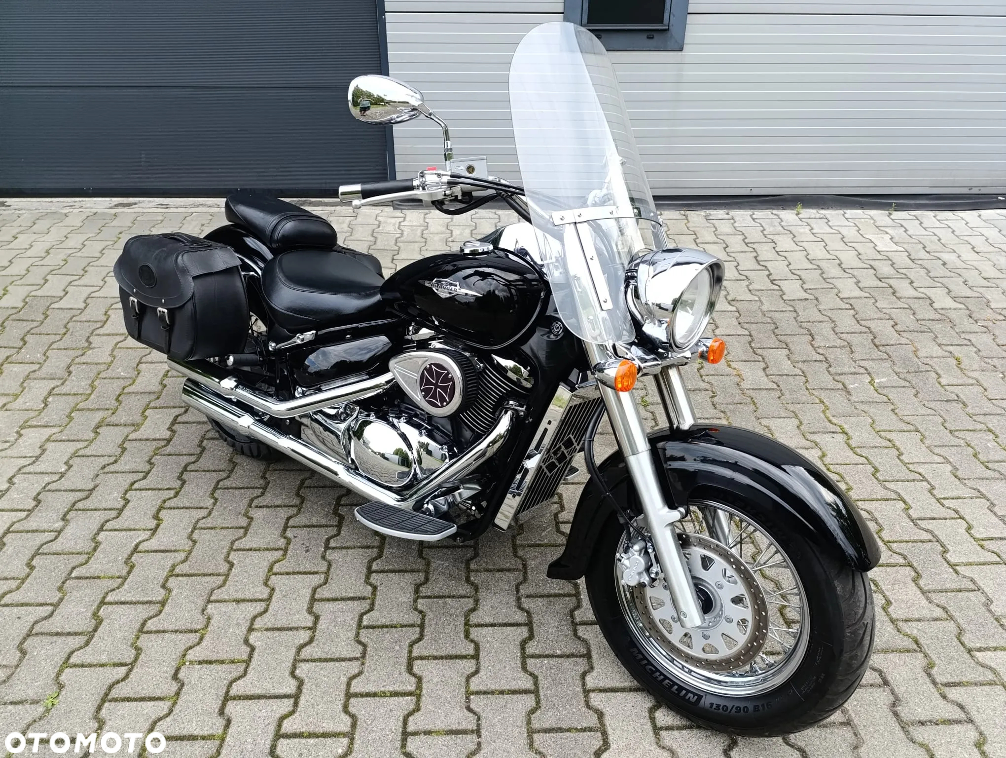 Suzuki Intruder - 14