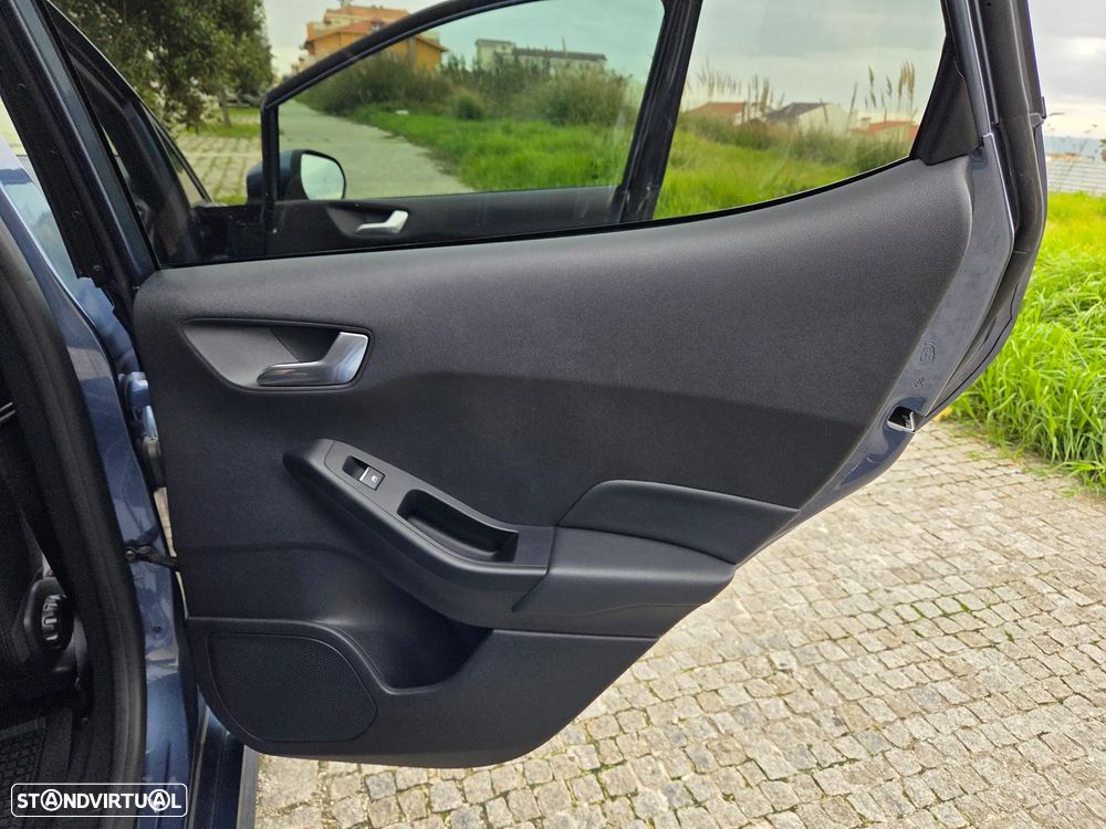 Ford Fiesta 1.0 EcoBoost MHEV ST-Line - 44