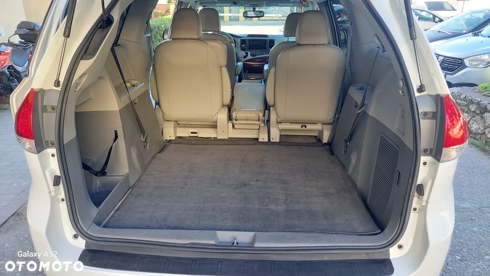 Toyota Sienna - 22