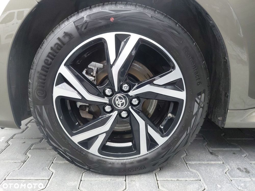 Toyota Yaris Hybrid 1.5 Style - 19