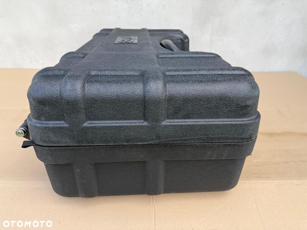 Tylny kufer centralny TGB 70L Uniwersalny - 7