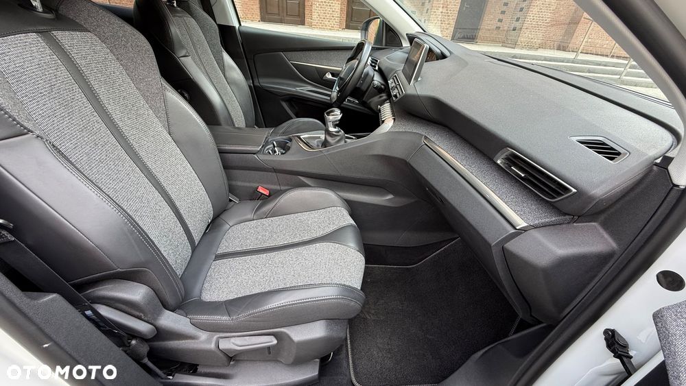 Peugeot 3008 PureTech 130 Stop & Start Allure - 19