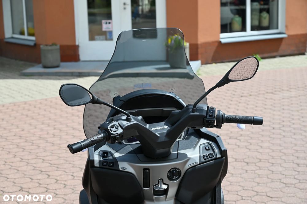 Piaggio MP-3 - 6