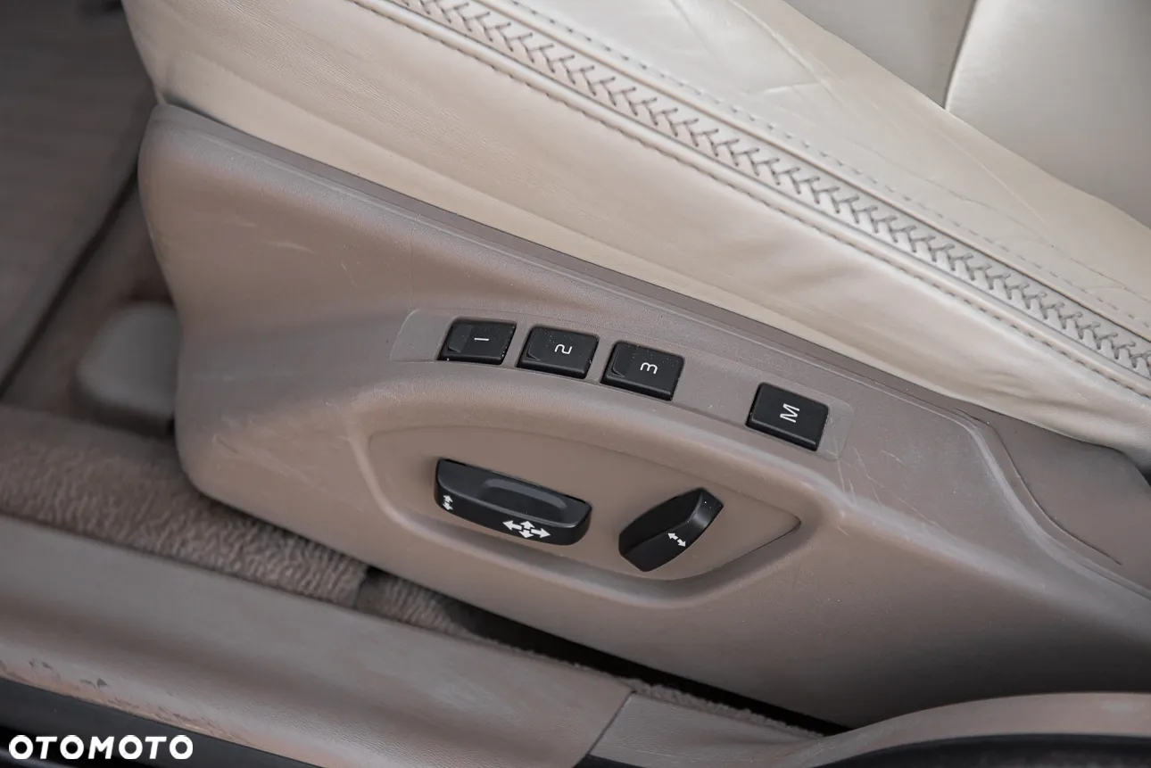 Volvo XC 70 D5 AWD Geartronic Summum - 18