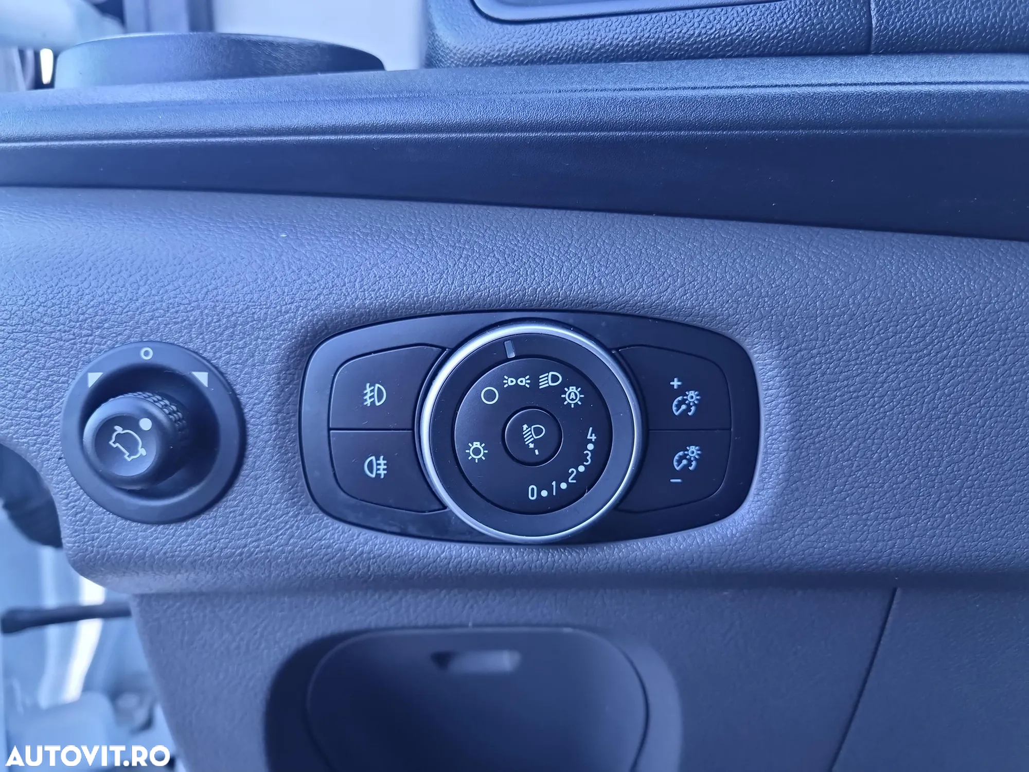 Ford Transit 2.0 Ecoblue L4 + Box - 12