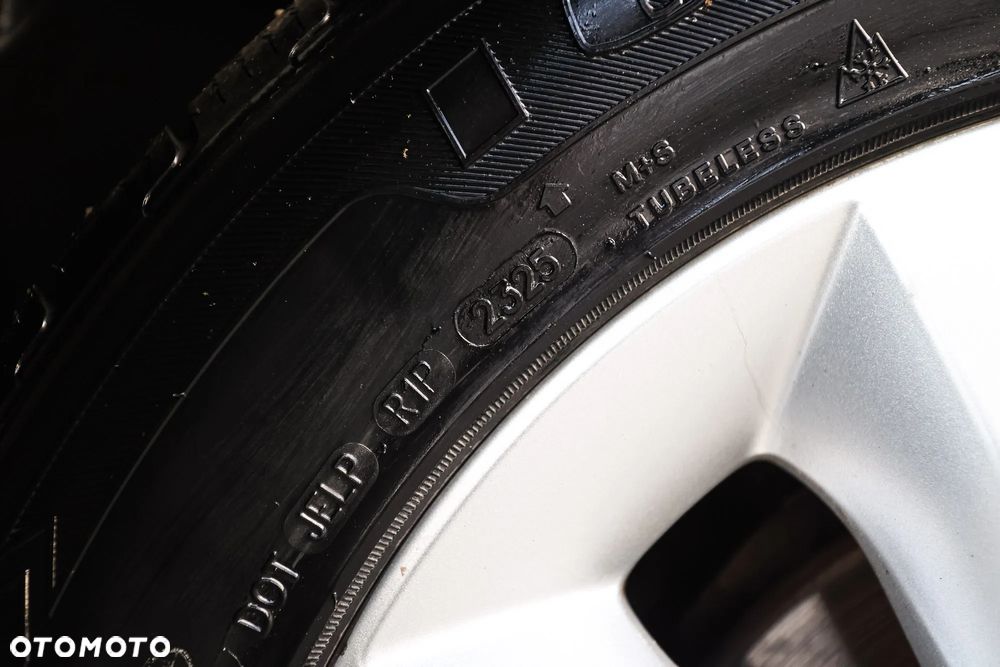 Ford Kuga 2.0 TDCi 2x4 Trend - 9