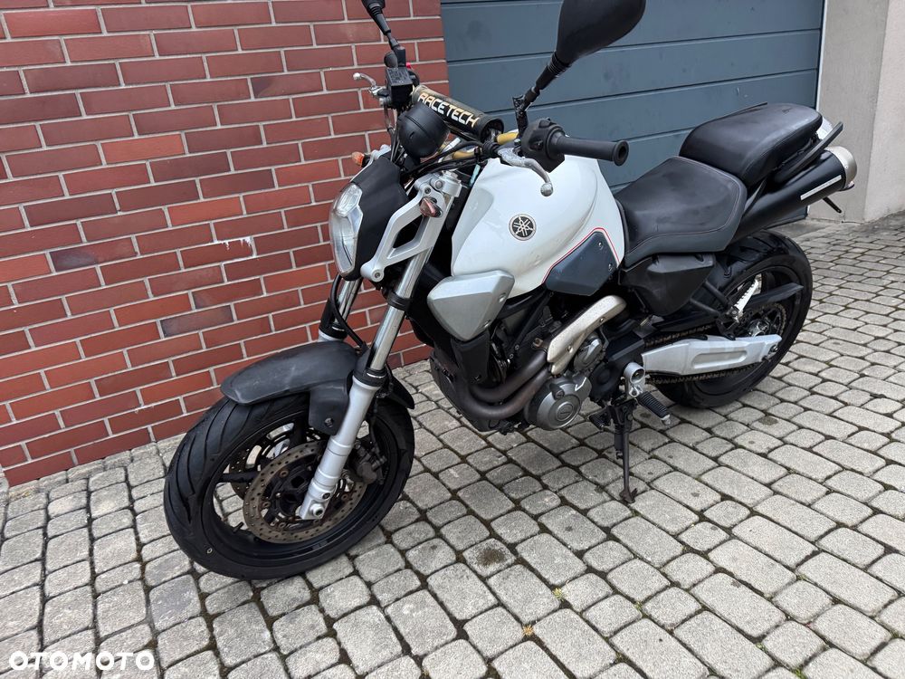 Yamaha MT - 12