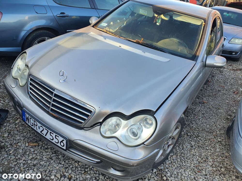 mercedes w203 723 maska zderzak lampa grill błotnik drzwi zbiornik paliwa szyba lusterko - 1
