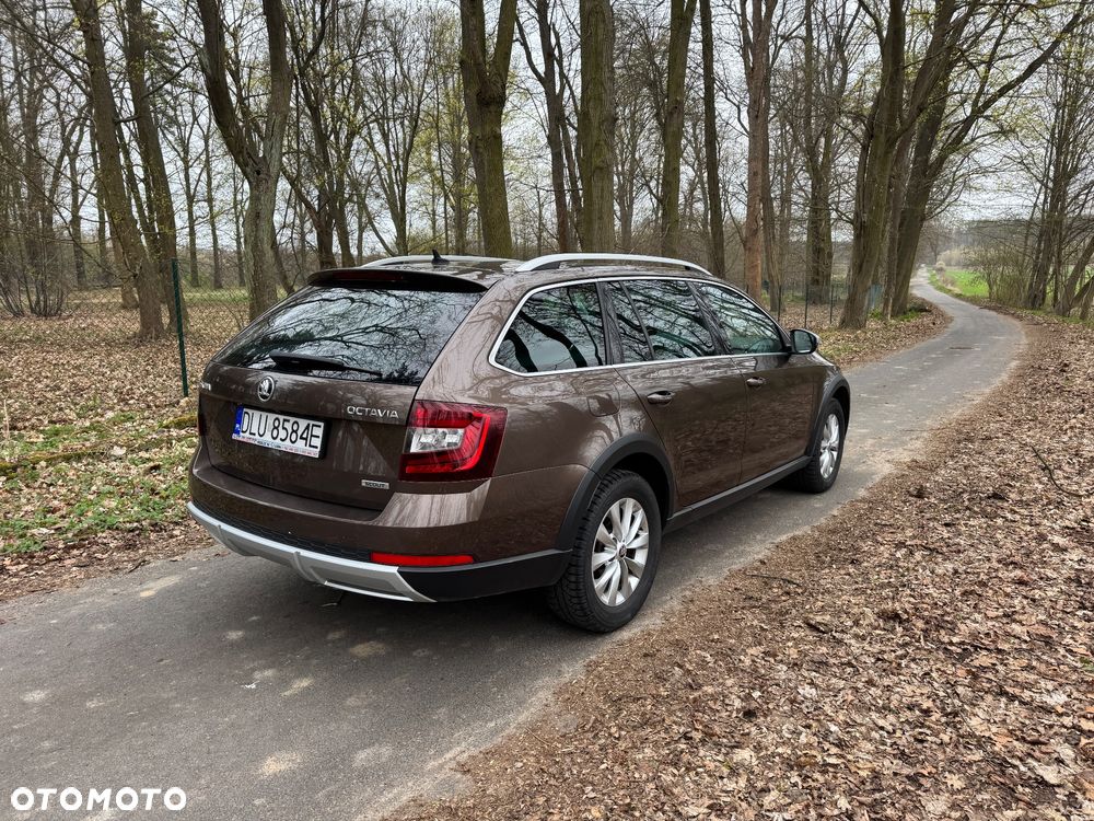 Skoda Octavia 2.0 TDI 4x4 DSG Scout - 3