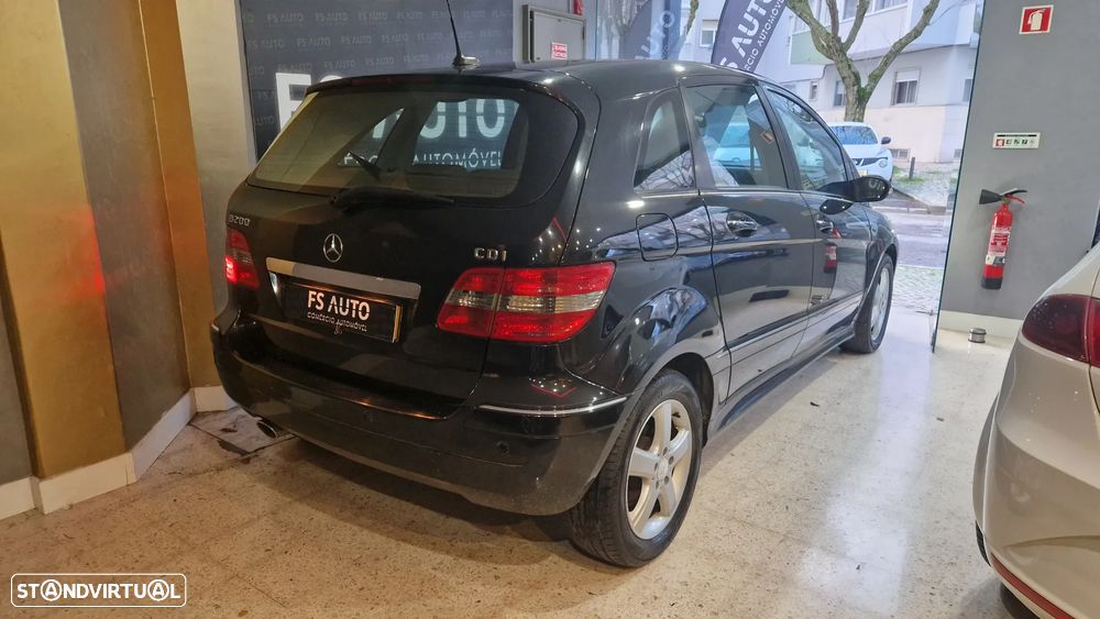 Mercedes-Benz B 200 CDI - 7