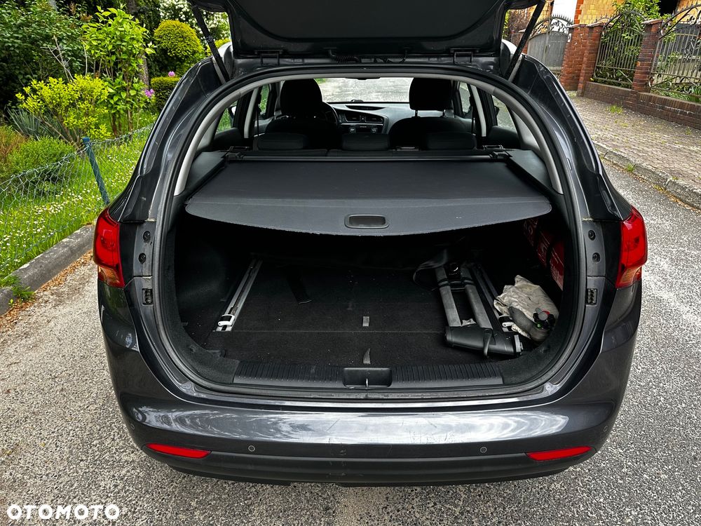 Kia Ceed 1.6 GDI Dream Team Edition - 11