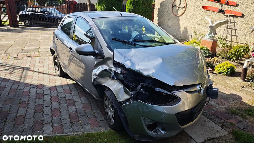 Mazda 2 - 1
