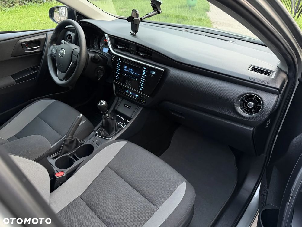 Toyota Auris - 14