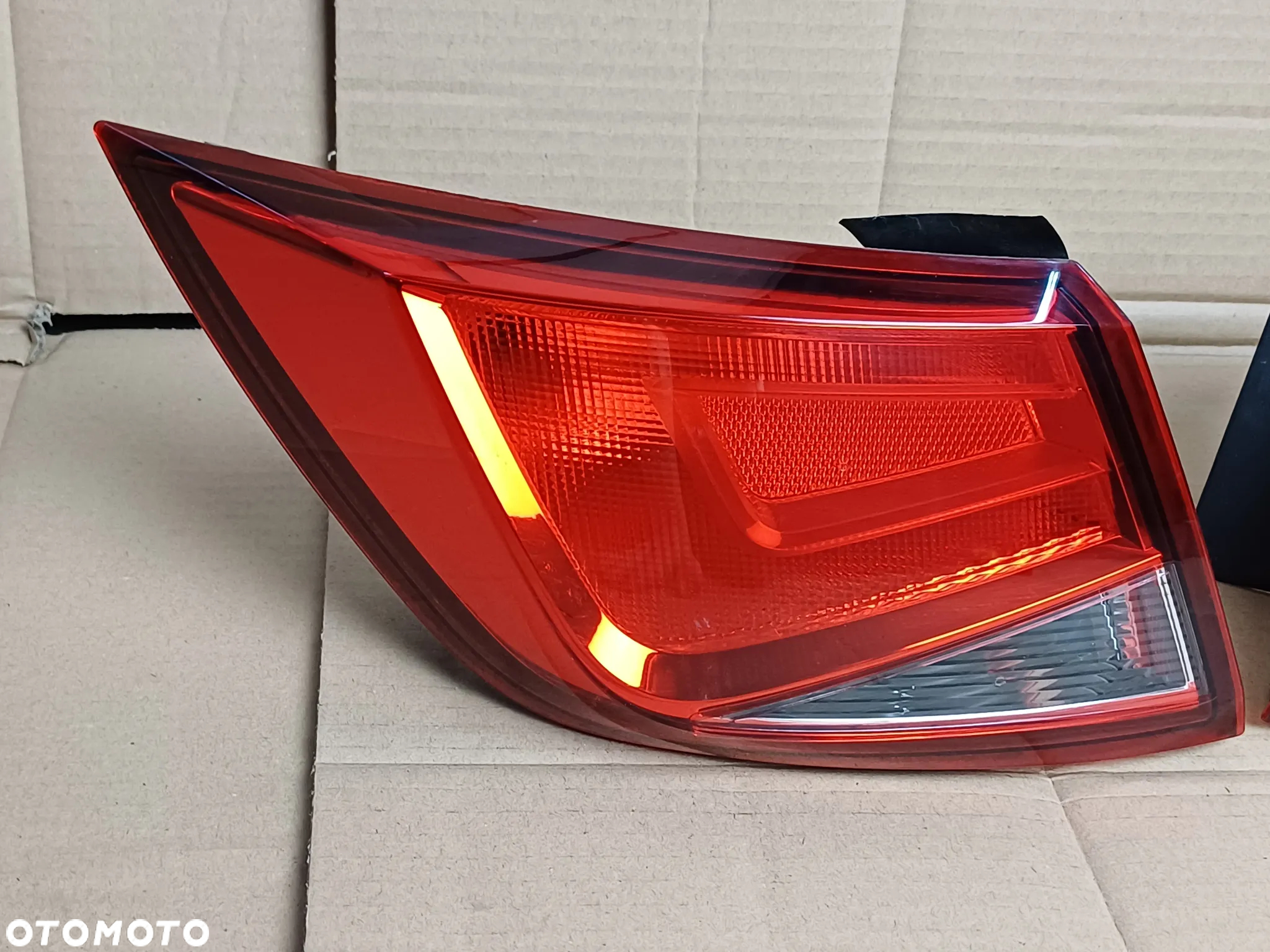 SEAT LEON III KOMBI Lampa tylna prawa 5F9945096 lewa 5F9945095 - 2