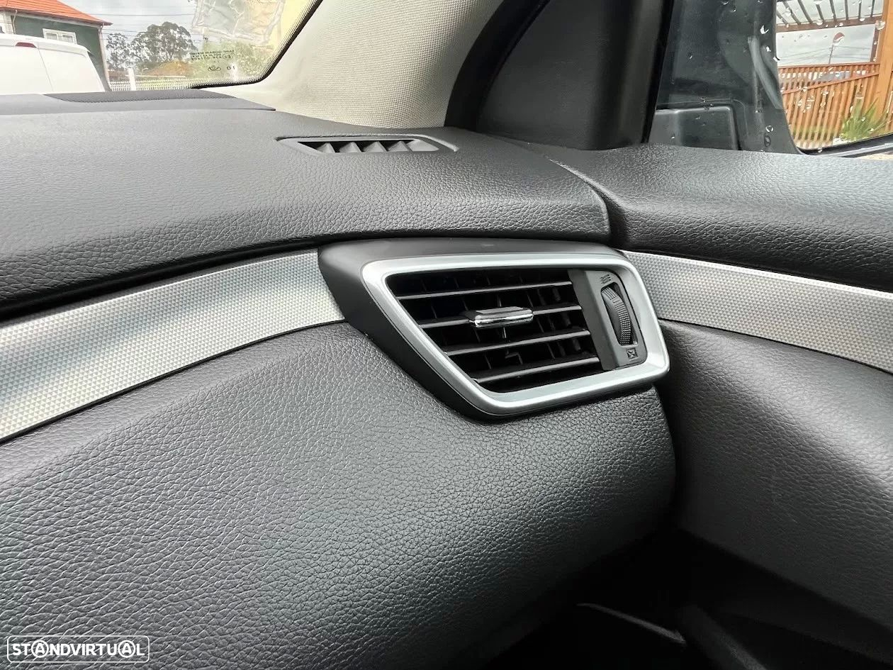 Nissan Qashqai 1.5 dCi N-Connecta 18 - 22