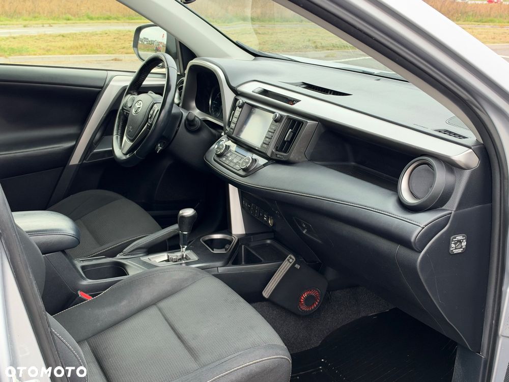Toyota RAV4 Hybrid Premium 4x2 - 25