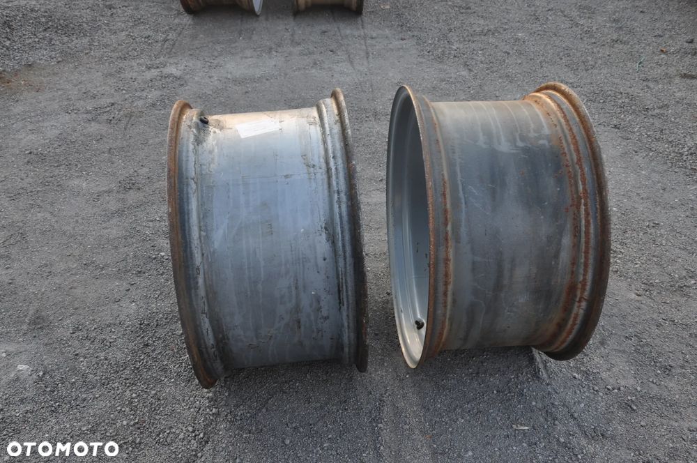 Felga przod 15x28 Massey Ferguson 7480 6480 6486 6490 - 3