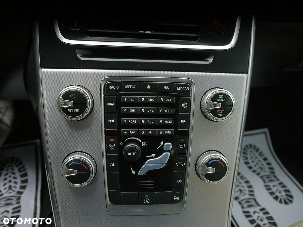 Volvo V60 D2 Drive-E Momentum - 24