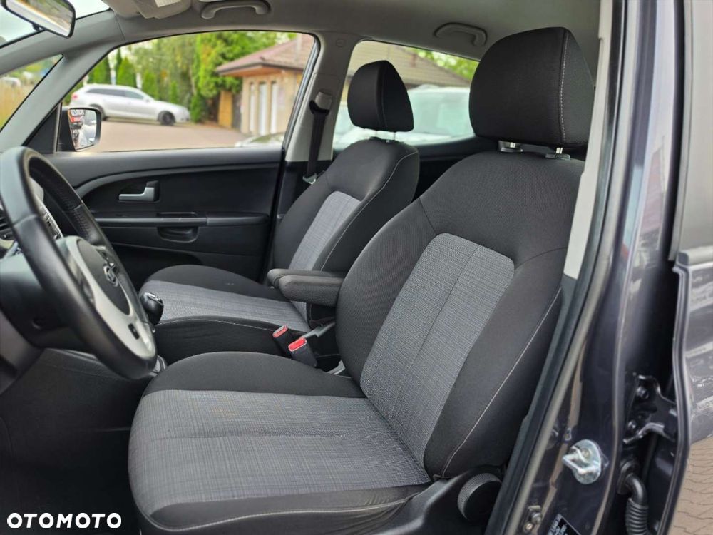 Kia Venga - 15